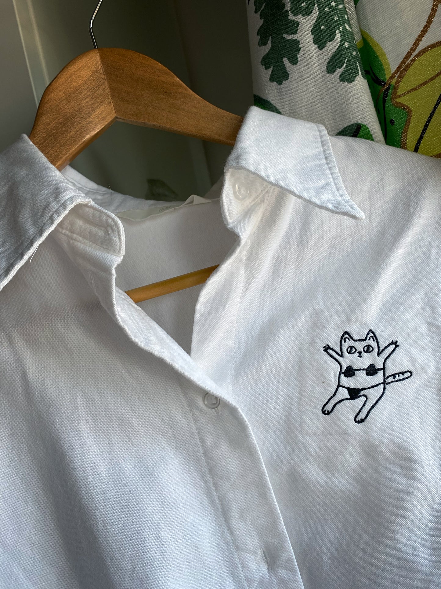 Funny cat machine embroidery design