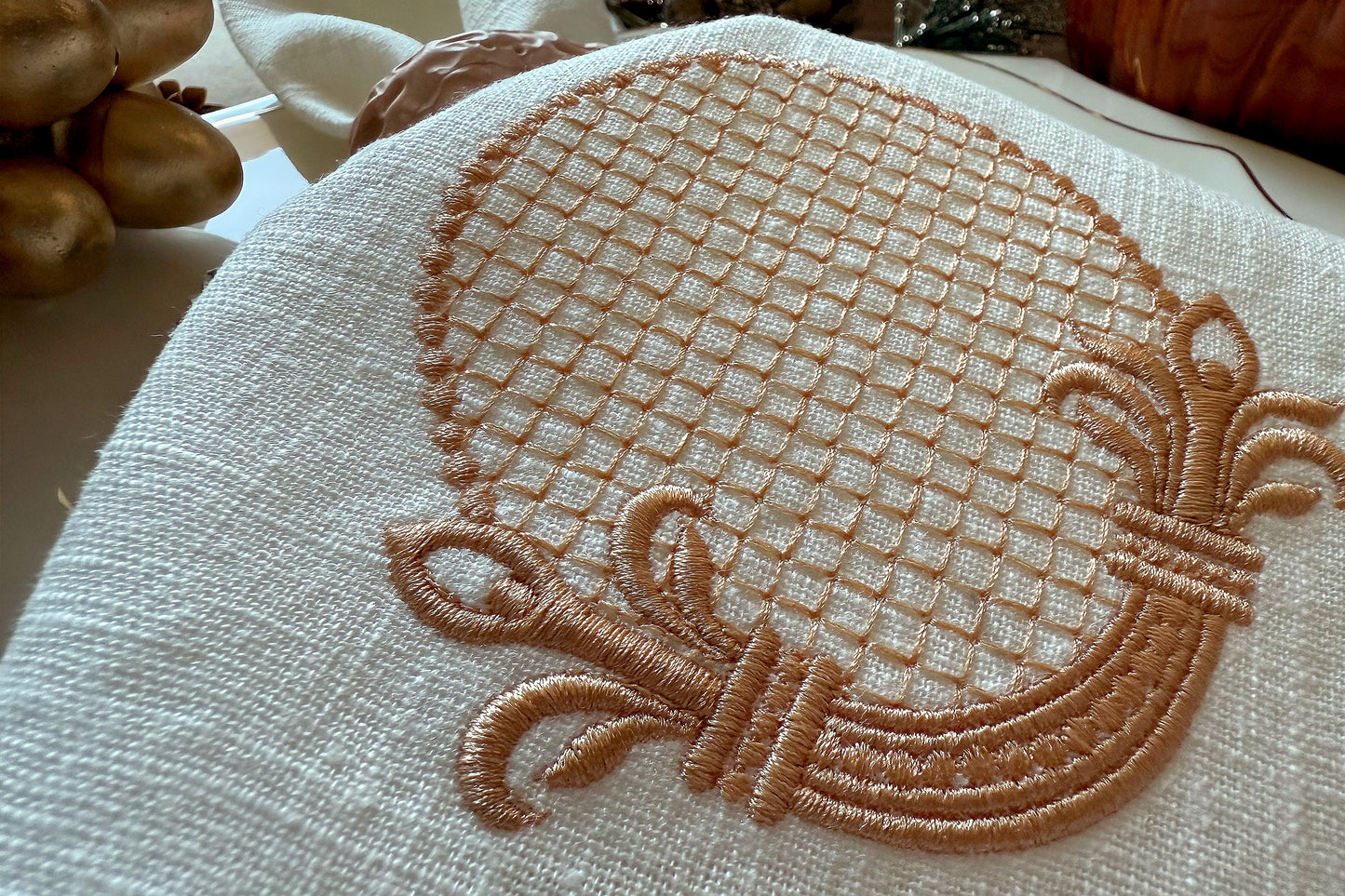 Single-color embroidery frame design for wedding napkin décor