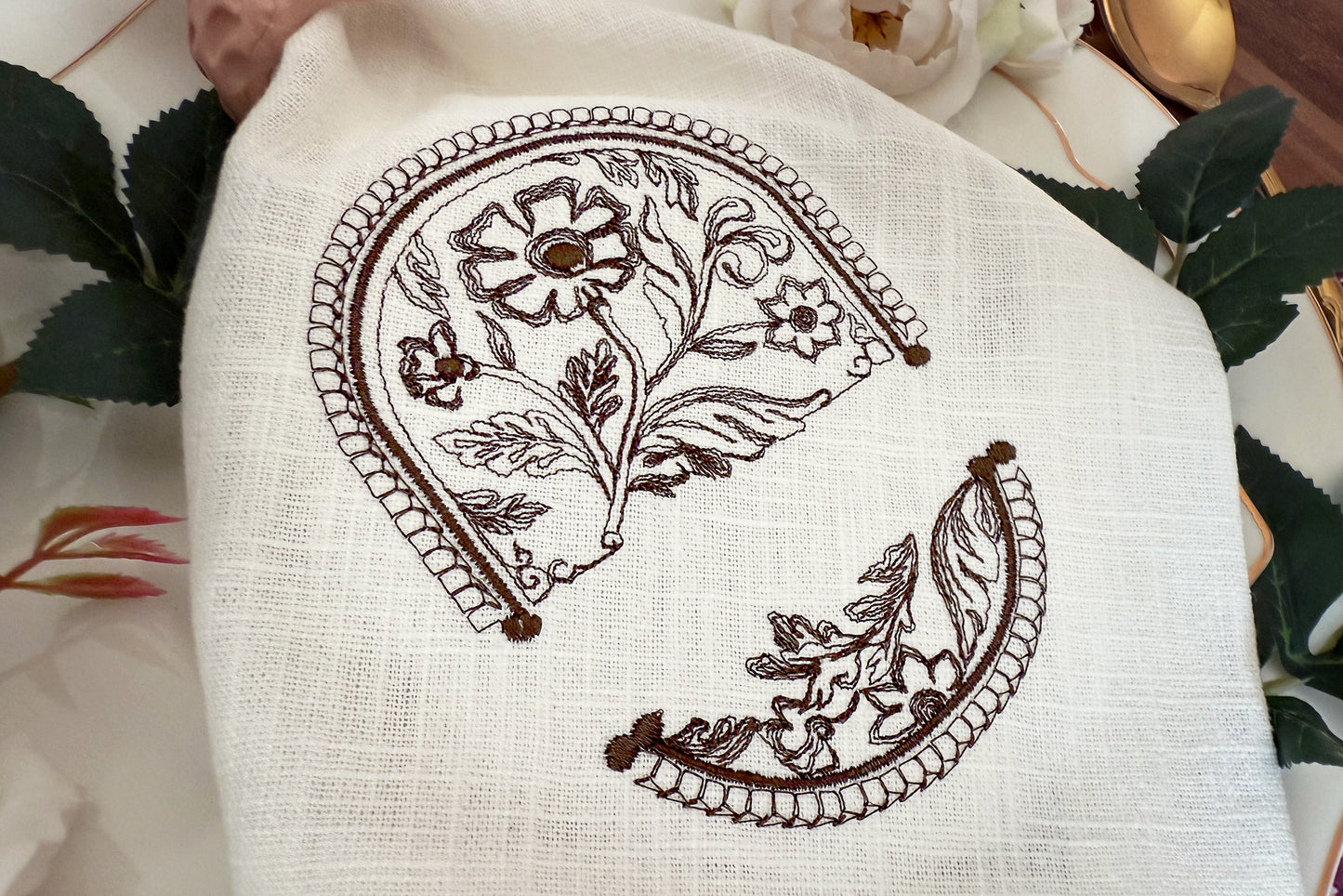 Customizable oval embroidery frame for monograms
