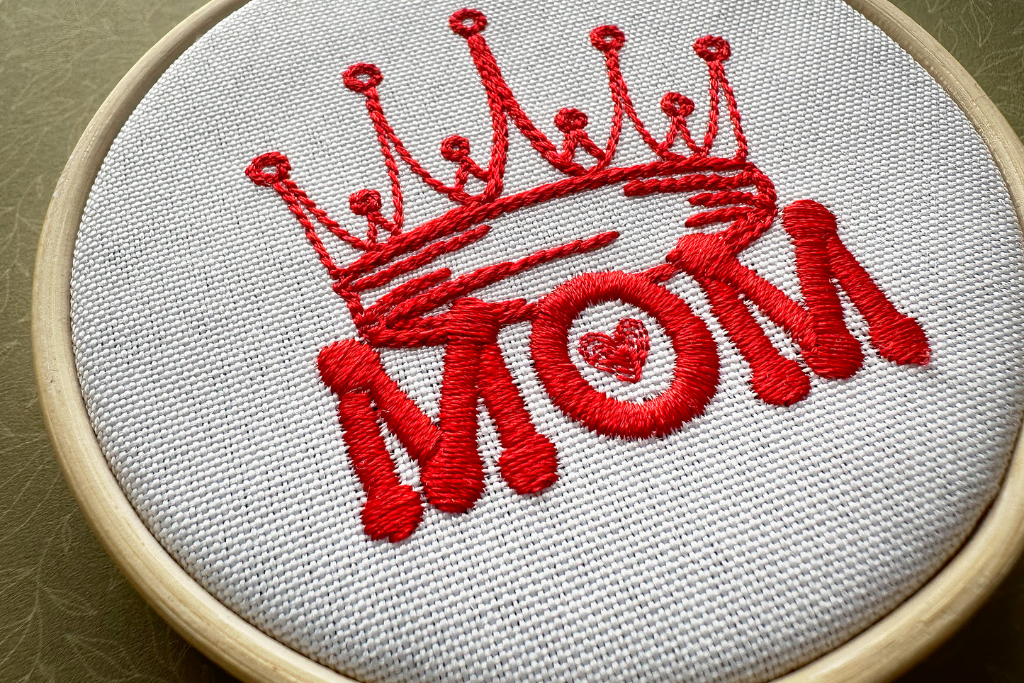 Queen MOM sign machine embroidery