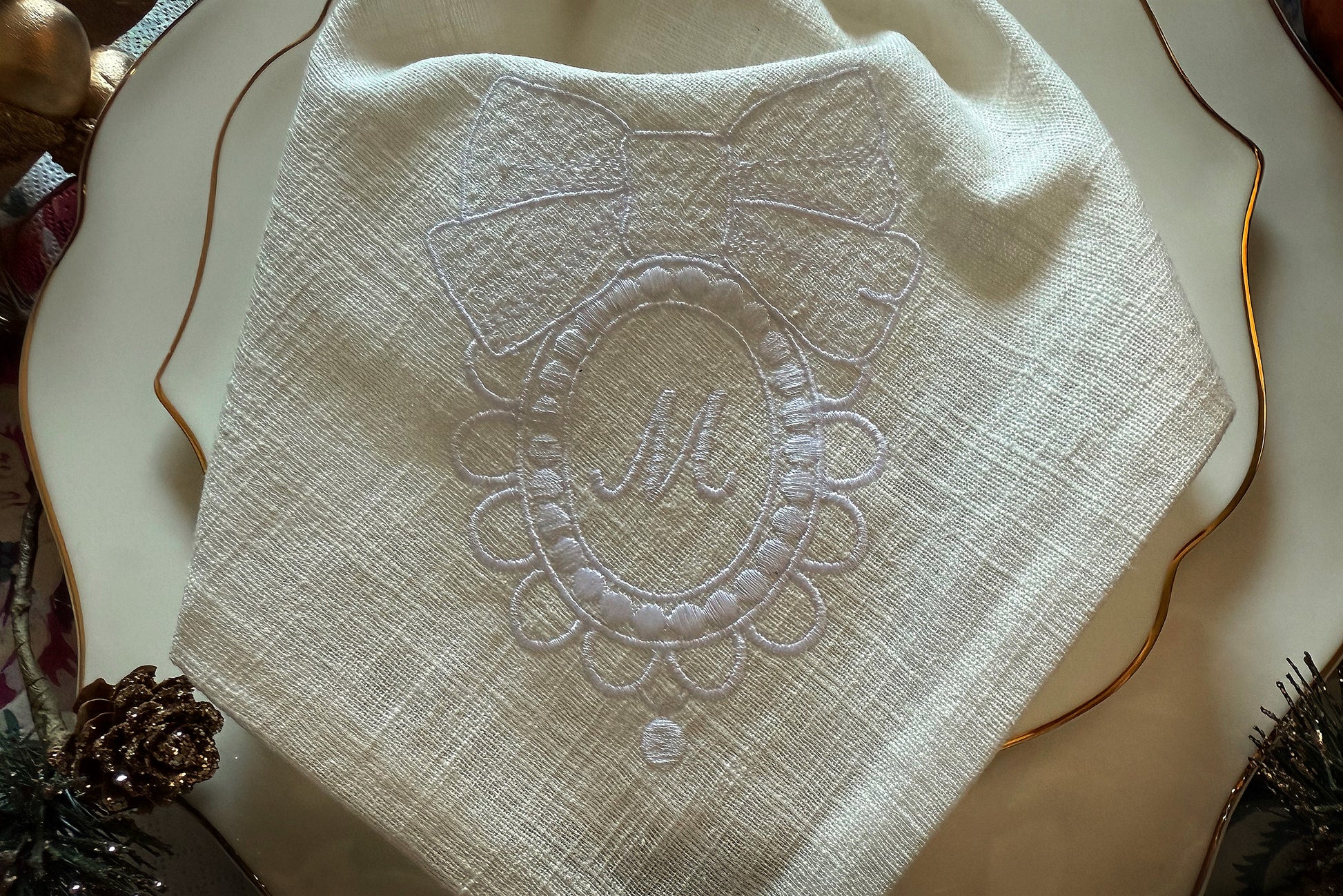 Wedding napkin embroidery frame with bow – machine stitched in hoop