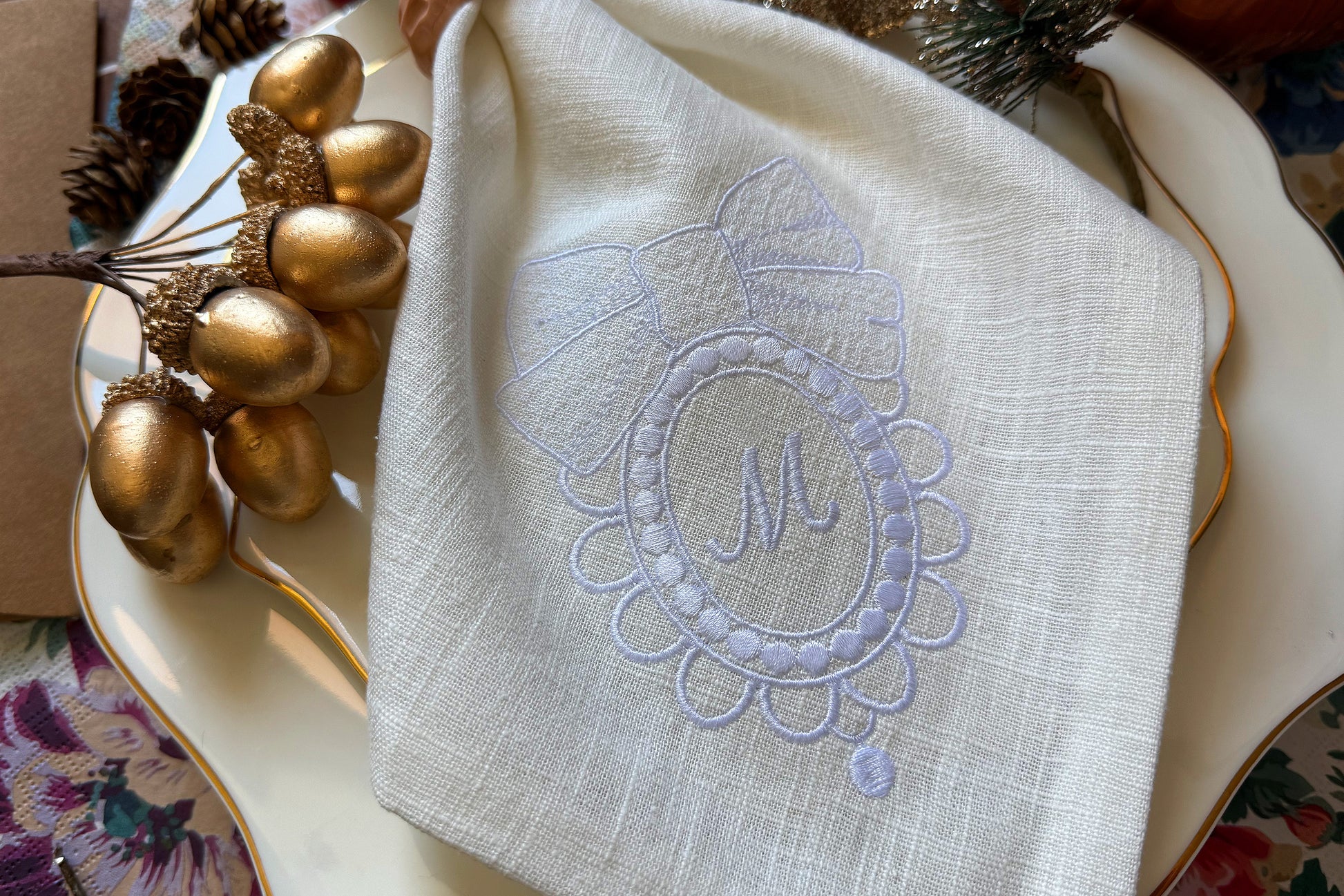 Machine embroidery frame with bow – decorative linen border in hoop