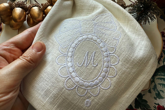 Machine embroidery frame with bow – decorative linen border in hoop
