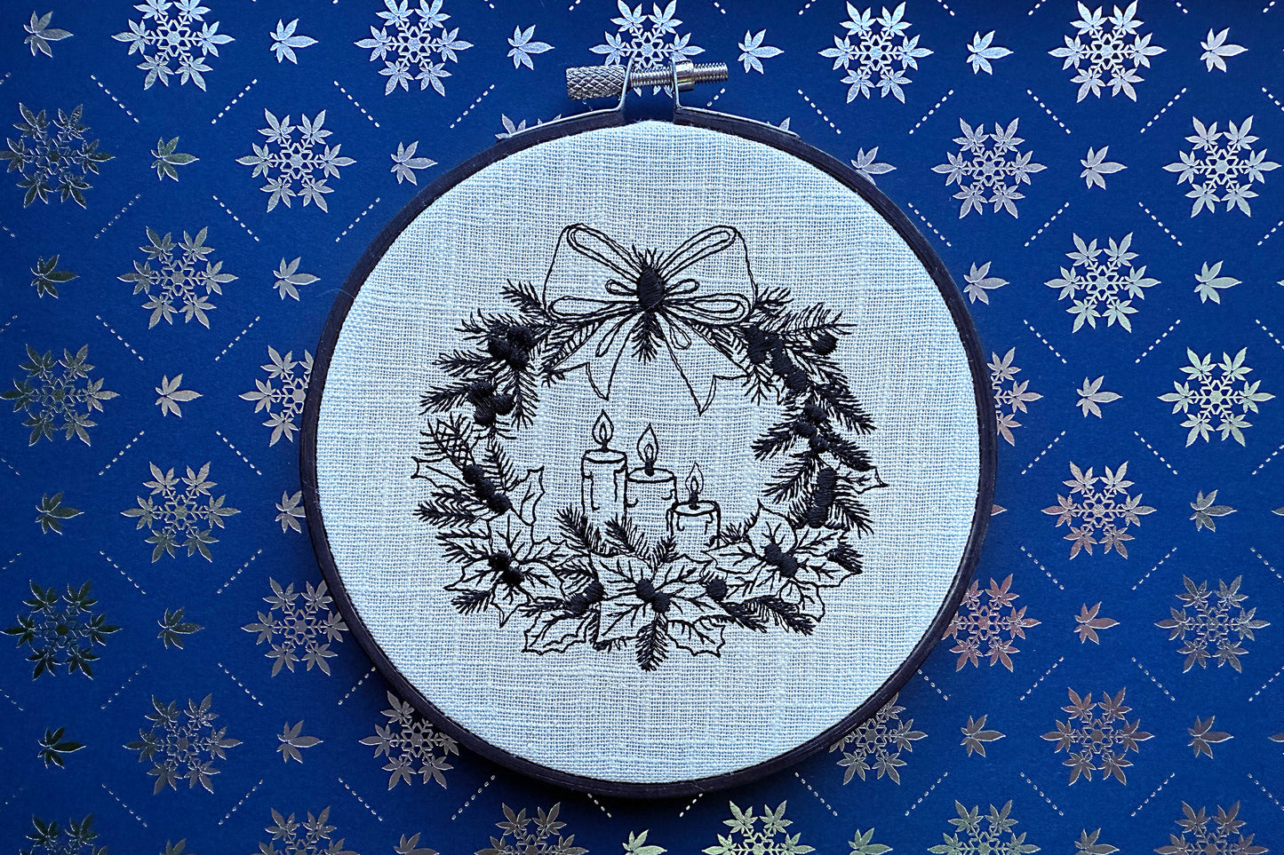 Christmas Candle Embroidery Design – Holiday Wreath with Bow, Holly and Berries