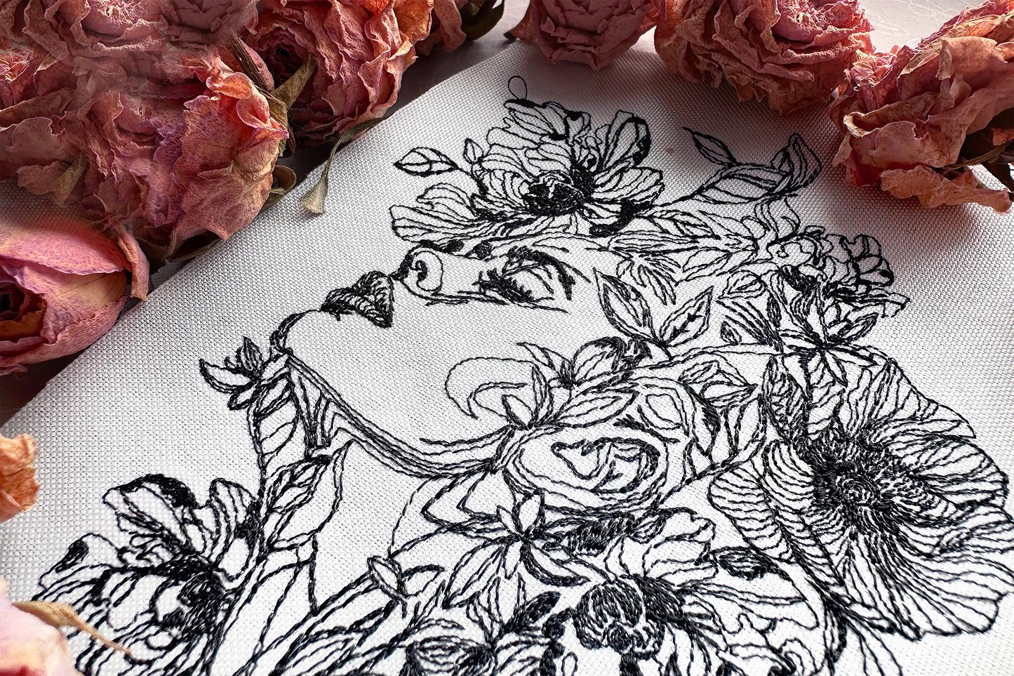 One line lady face machine embroidery