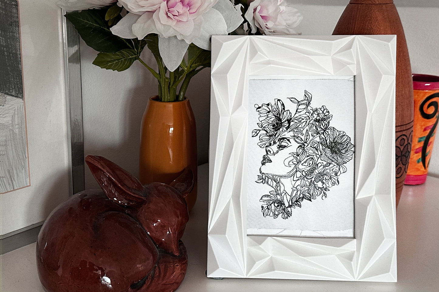 One line lady face machine embroidery