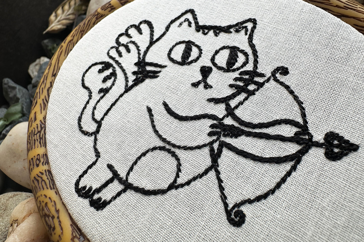 Cupid cat machine embroidery design