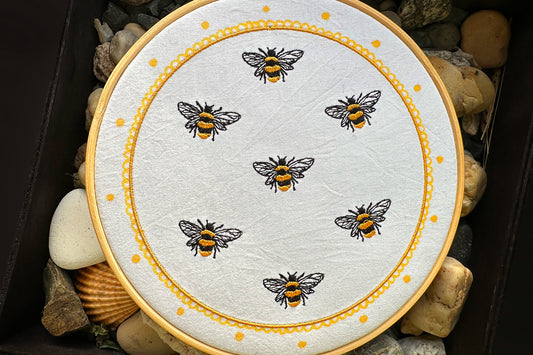 Little Bee machine embroidery design