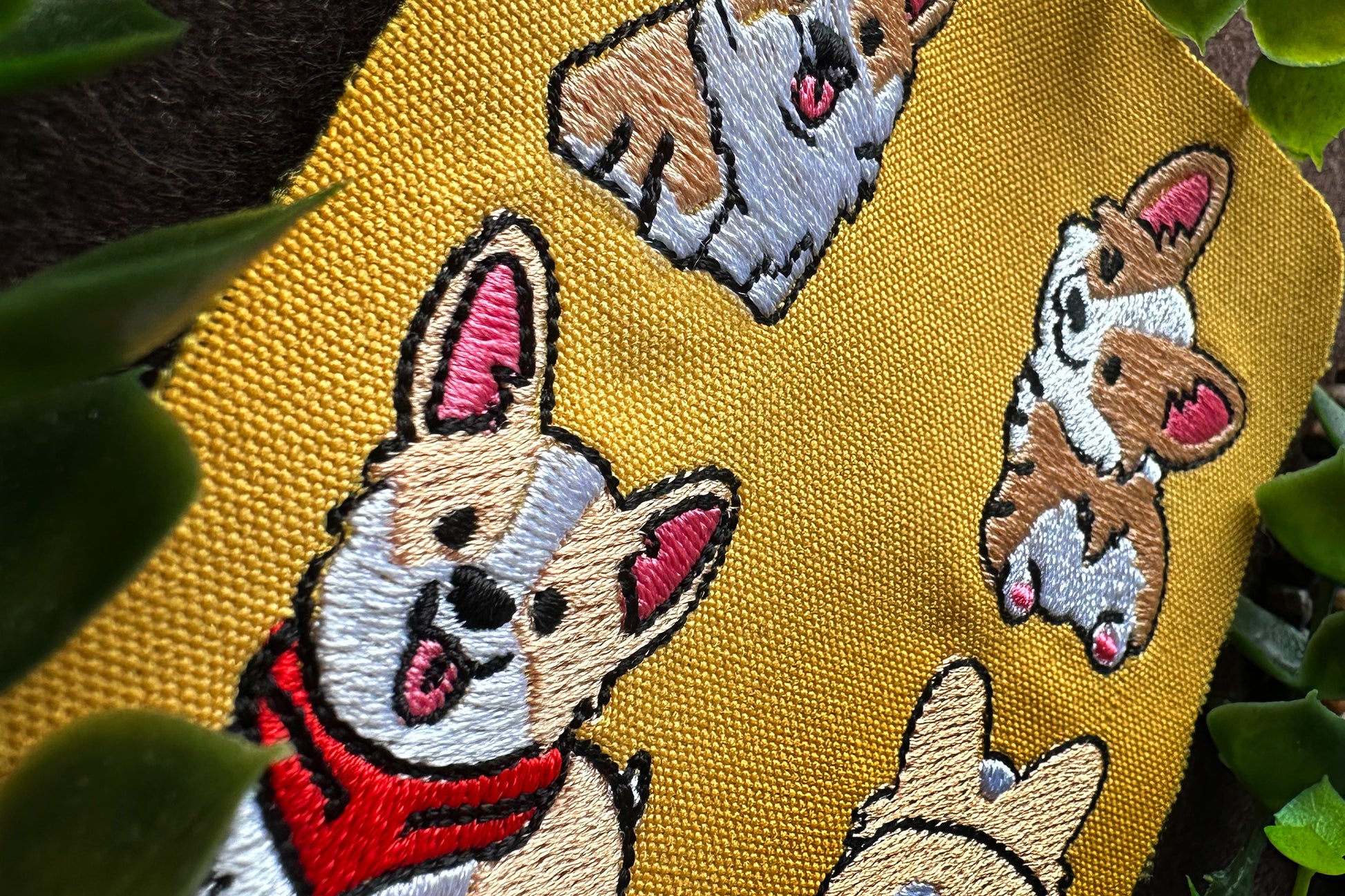 Adorable corgi faces and butts in machine embroidery format