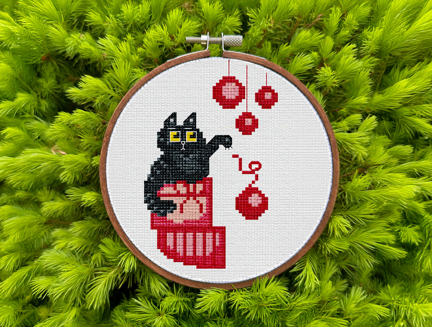 Funny cat embroidery pattern for holiday decor